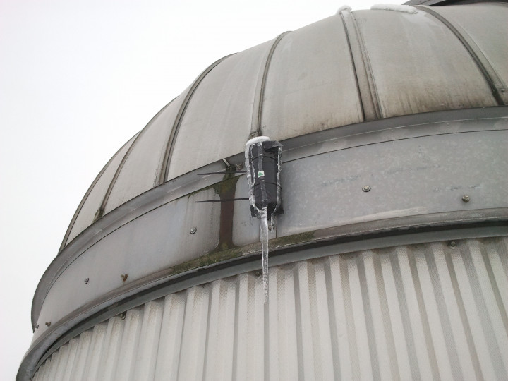 Kamera otworkowa z puszki po cydrze zamontowana na kopule obserwatorium Bayfordbury / fot. Regina Valkenborgh 